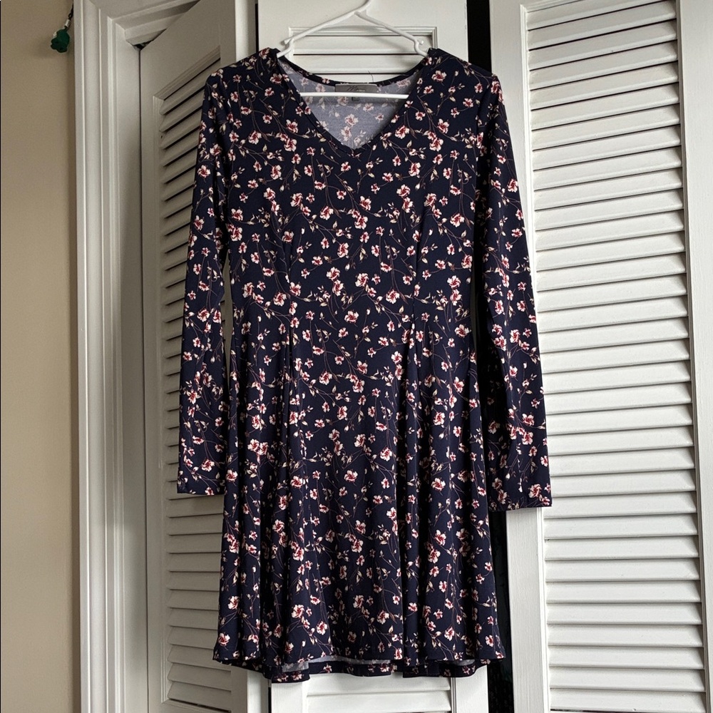 Women's Navy Floral V-Neck Long Sleeve Dress